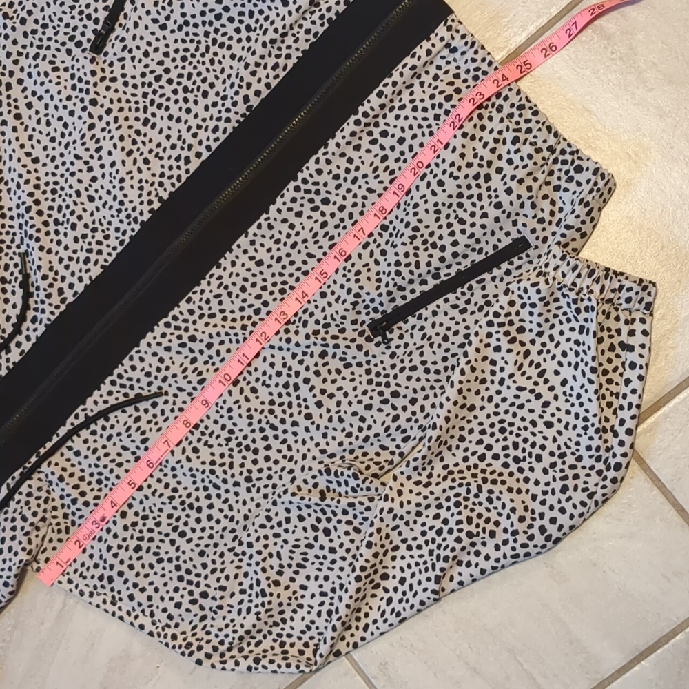 NWT Lou & Grey Hooded Windbreaker Jacket And Short Set Size XS/S - Picture 10 of 16